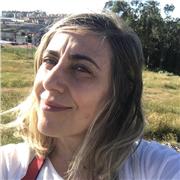 Soy creativa desde que tengo uso de razón. Inquieta musicalmente siempre trato de que mis alumn@s descubran estilos musicales diferentes y que aprendan a amar la música en todas sus vertientes. 
He impartido clases de música en primaria, secundaria y bach